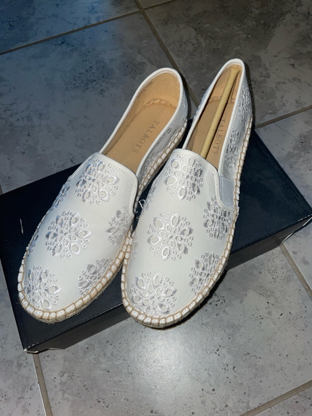 Talbots White Izzy Elastic Flats